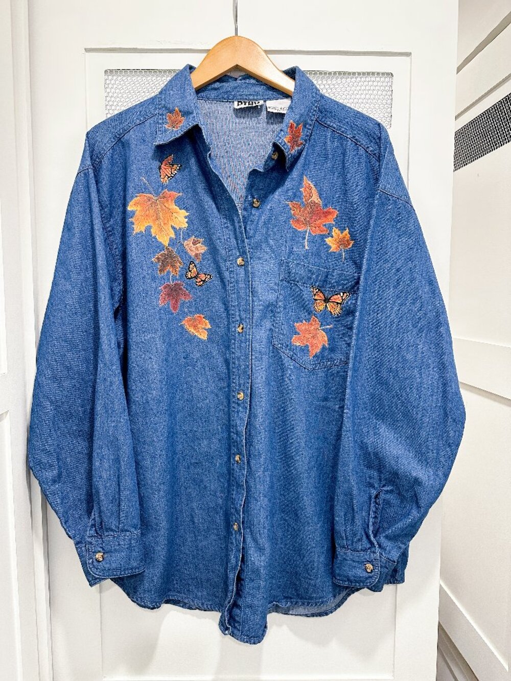 Vtg Jean Button Shirt Oversized Butterfly Leaves Caterpillar Bugs Cottagecore